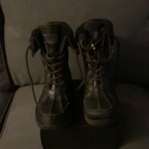 Ugg’s girl’s weather ready boots